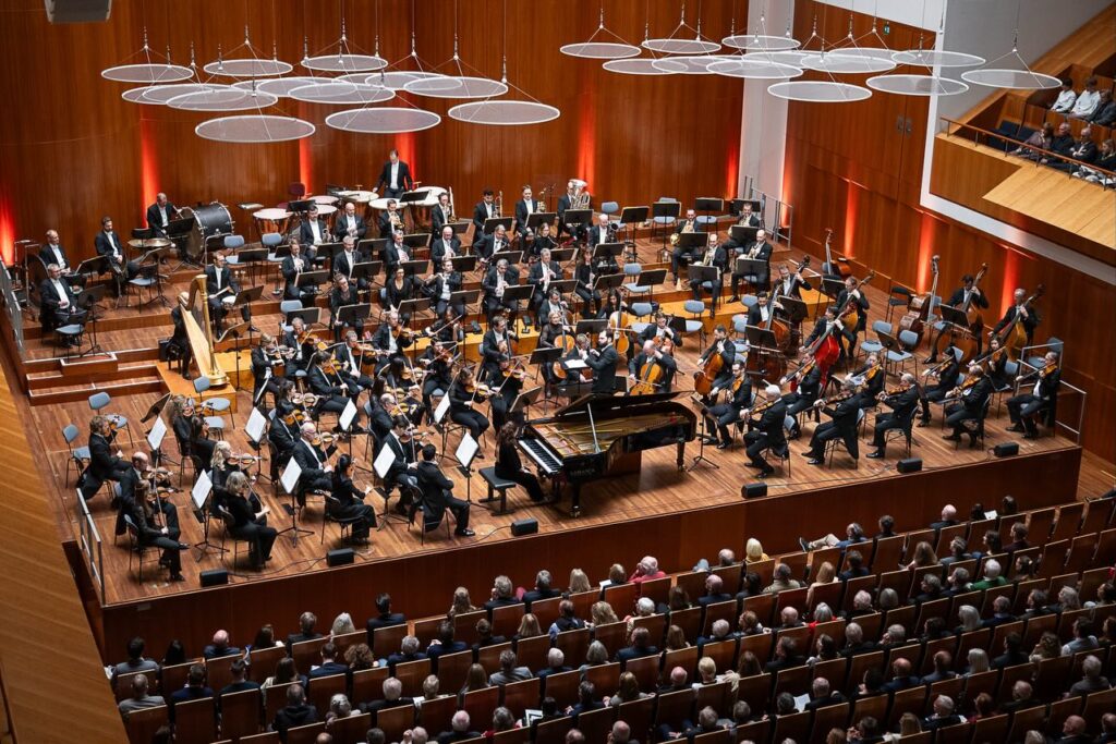 Höchste Virtuosität - Ravels Klavierkonzert für die linke Hand in D-Dur grandios interpretiert von Anna Vinnitskaya